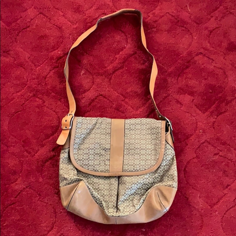 Coach crossbody large capacity purse